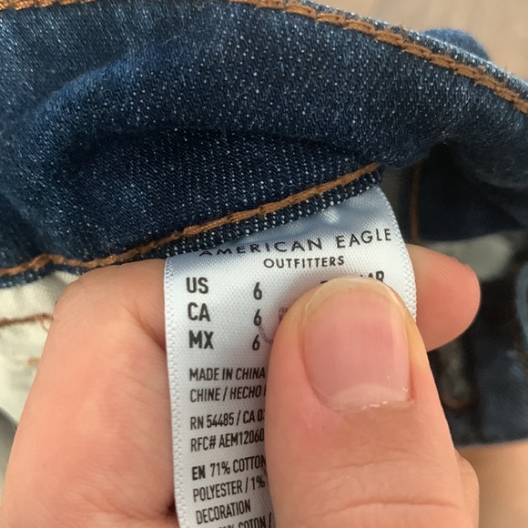 american eagle jeans stretchy with rips - Picture 4 of 5